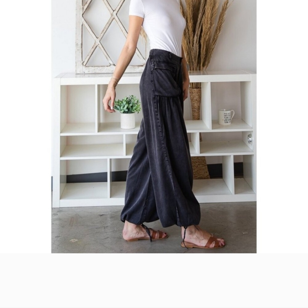 Oli & Hali: Washed Wide Leg Parachute Pants, Black Size Medium Reserved - Picture 4 of 5